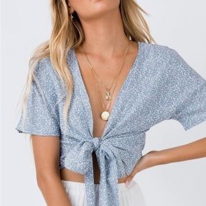 Princess Polly Jazzy Blue tied tee, US 4